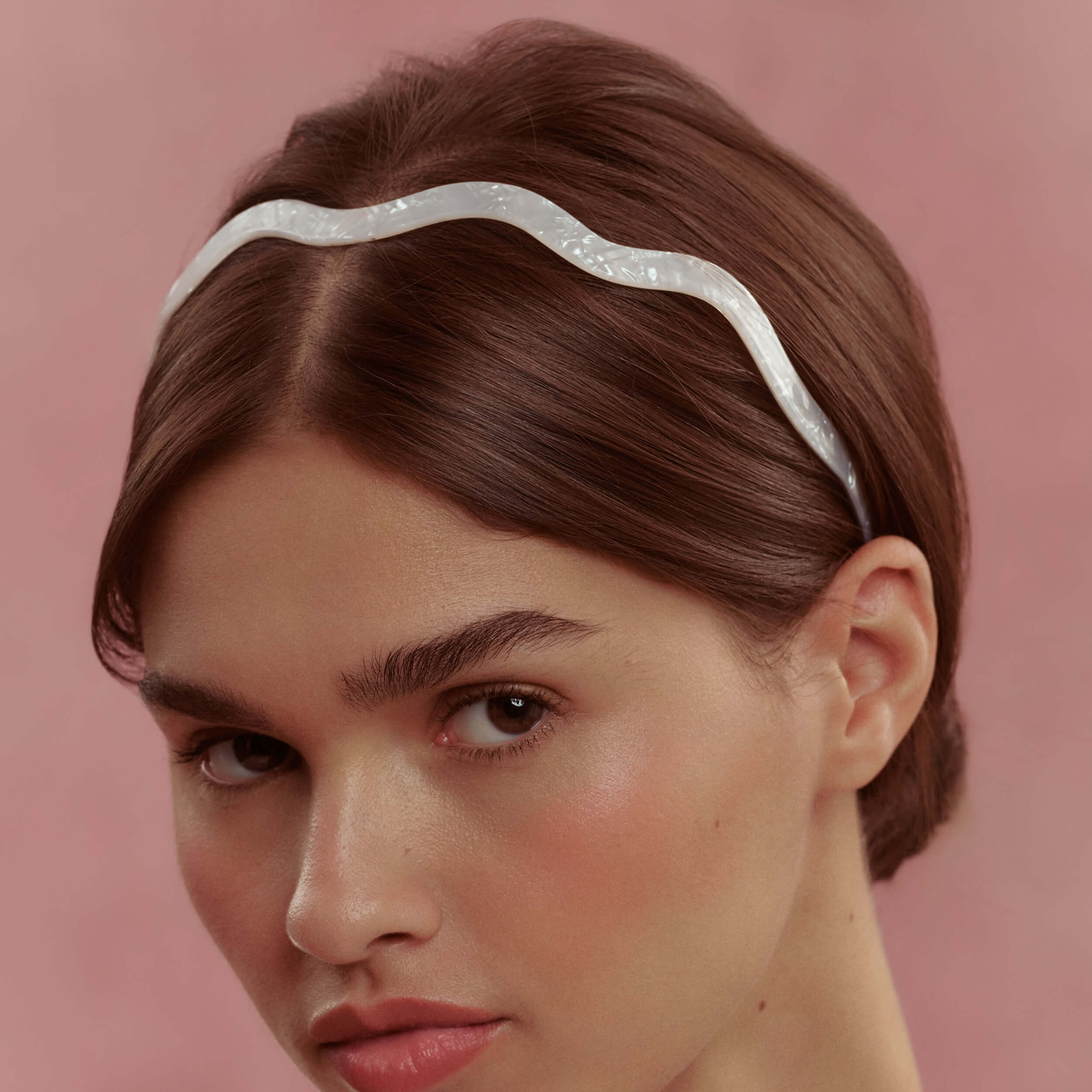 Wet Brush × Hill House Wavy Headband - White Shell - Image 3