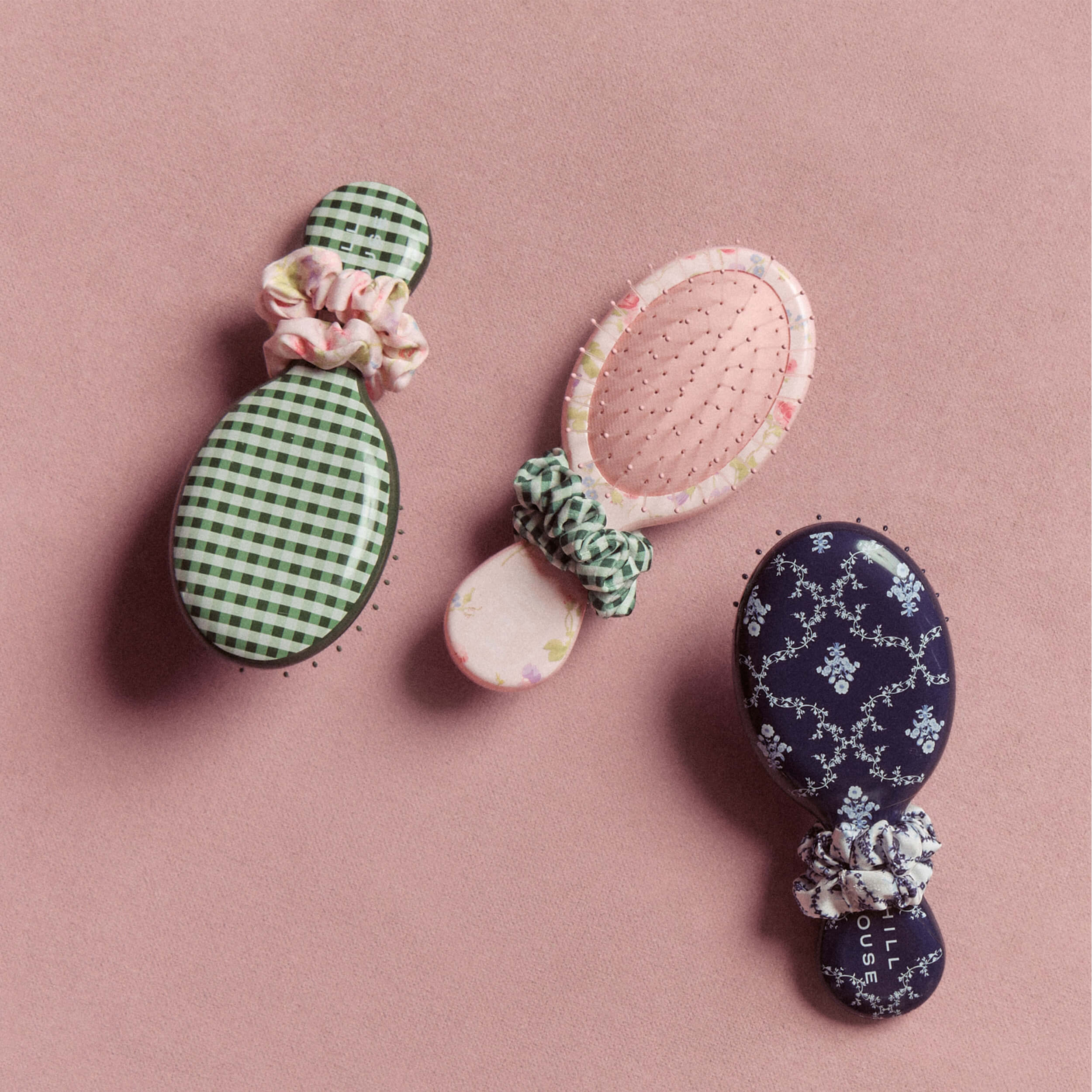Wet Brush × Hill House Mini Detangler - Olive Gingham - Image 7